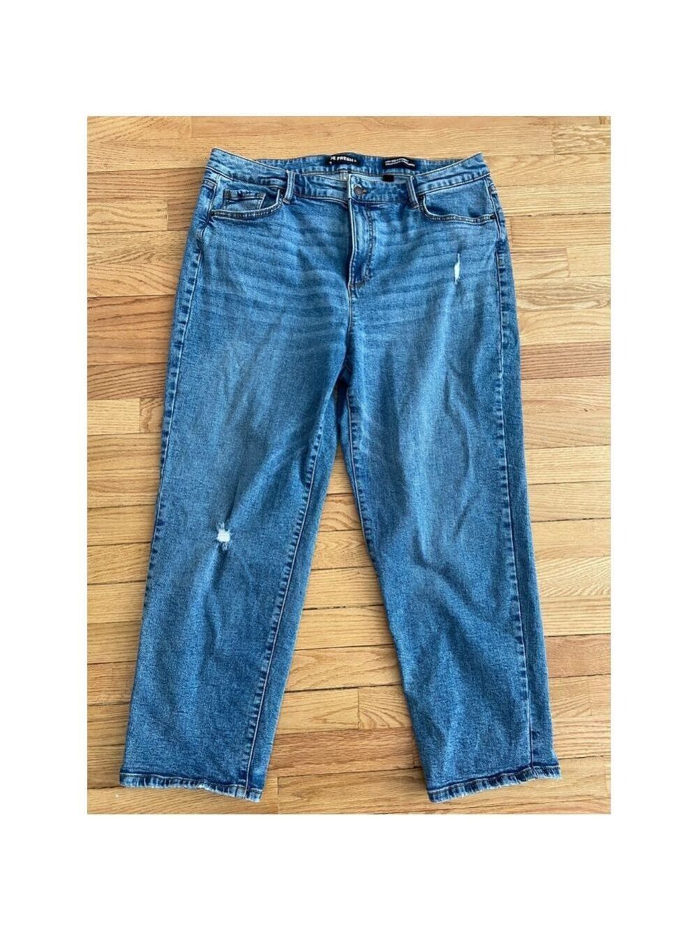 Joe Fresh Women’s Blue Distressed Straight Leg Jeans Size 18W - Picture 2 of 9